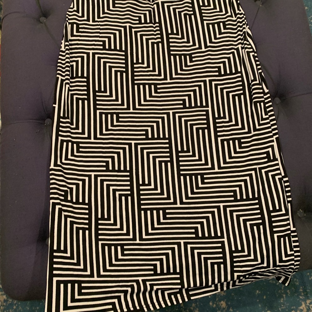 Anthropologie Skirt 3/4 length XL NWT